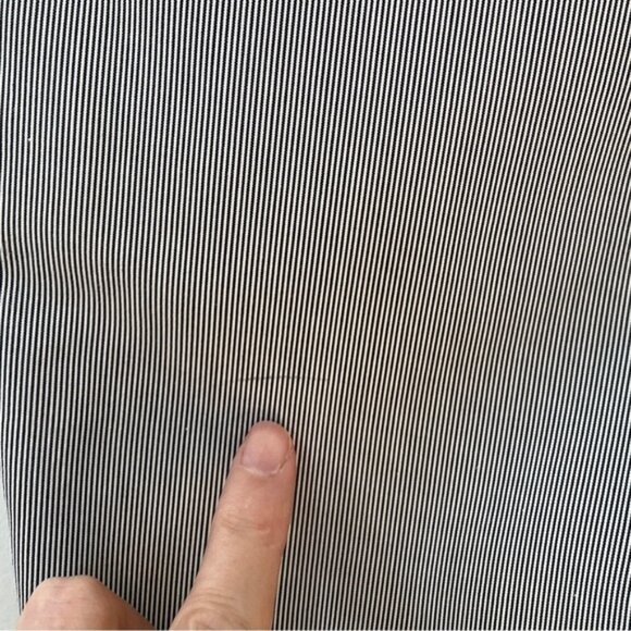 Tara Jarmon Cropped Taper Leg Pants Cuff Very Fine Blue Grey Pinstripe Office - Picture 10 of 10